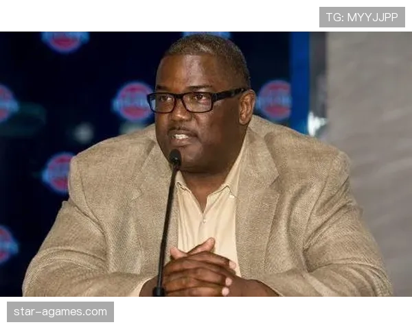 乔·杜马斯在球队挡拆中制造错位显著提升得分效率