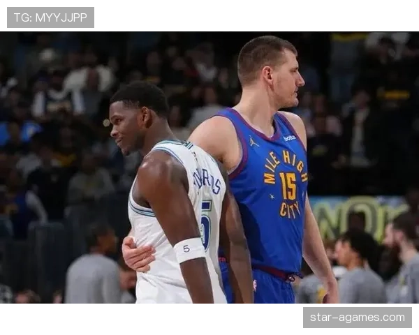 安东尼·爱德华兹突破拉开与队友差距 提升球队关键时刻得分效率