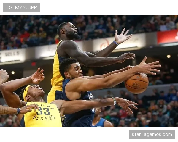 海耶斯利用挡拆制造错位，提升内线得分效率明显